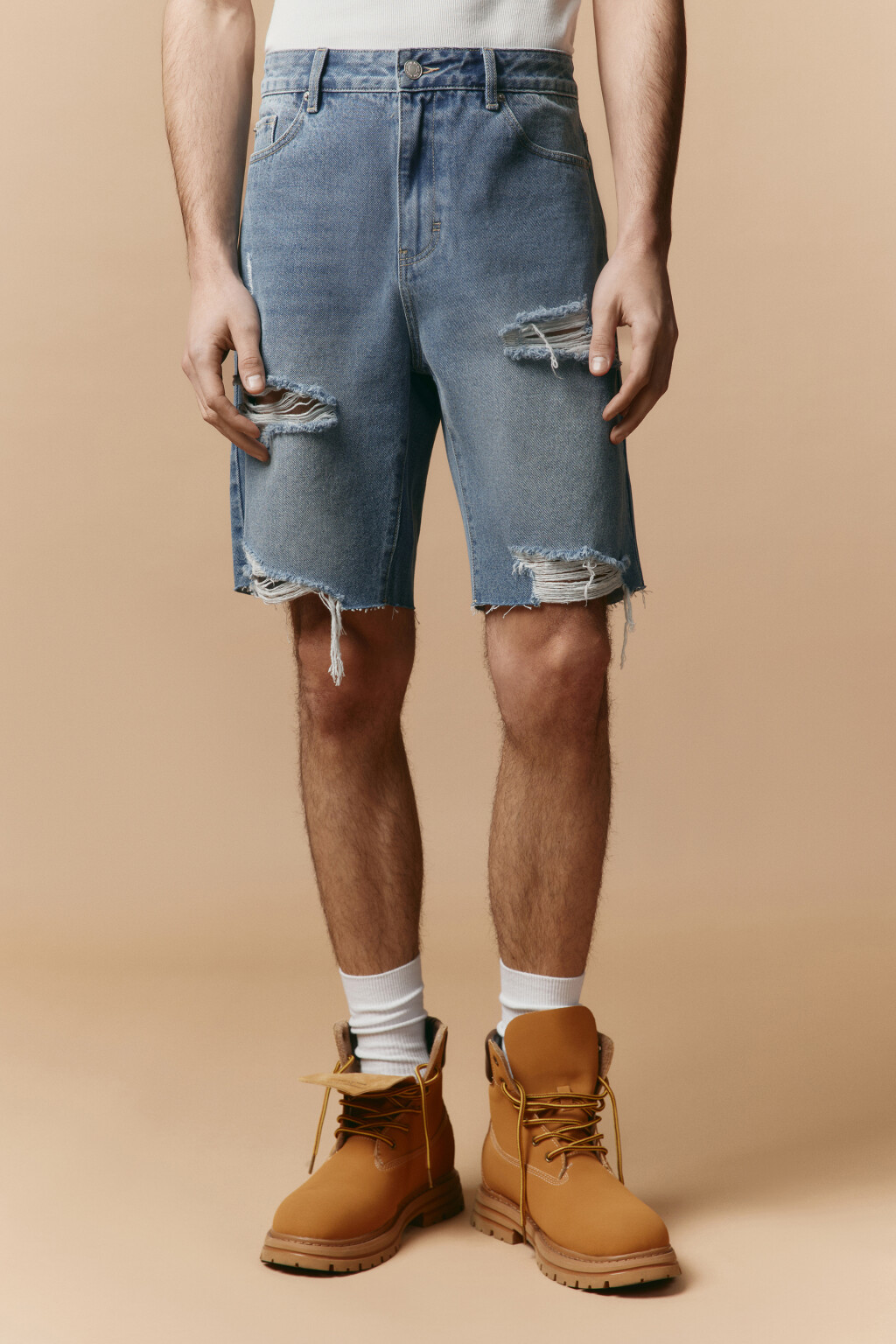 Шорты джинсовые рваные - цвет голубой - 4