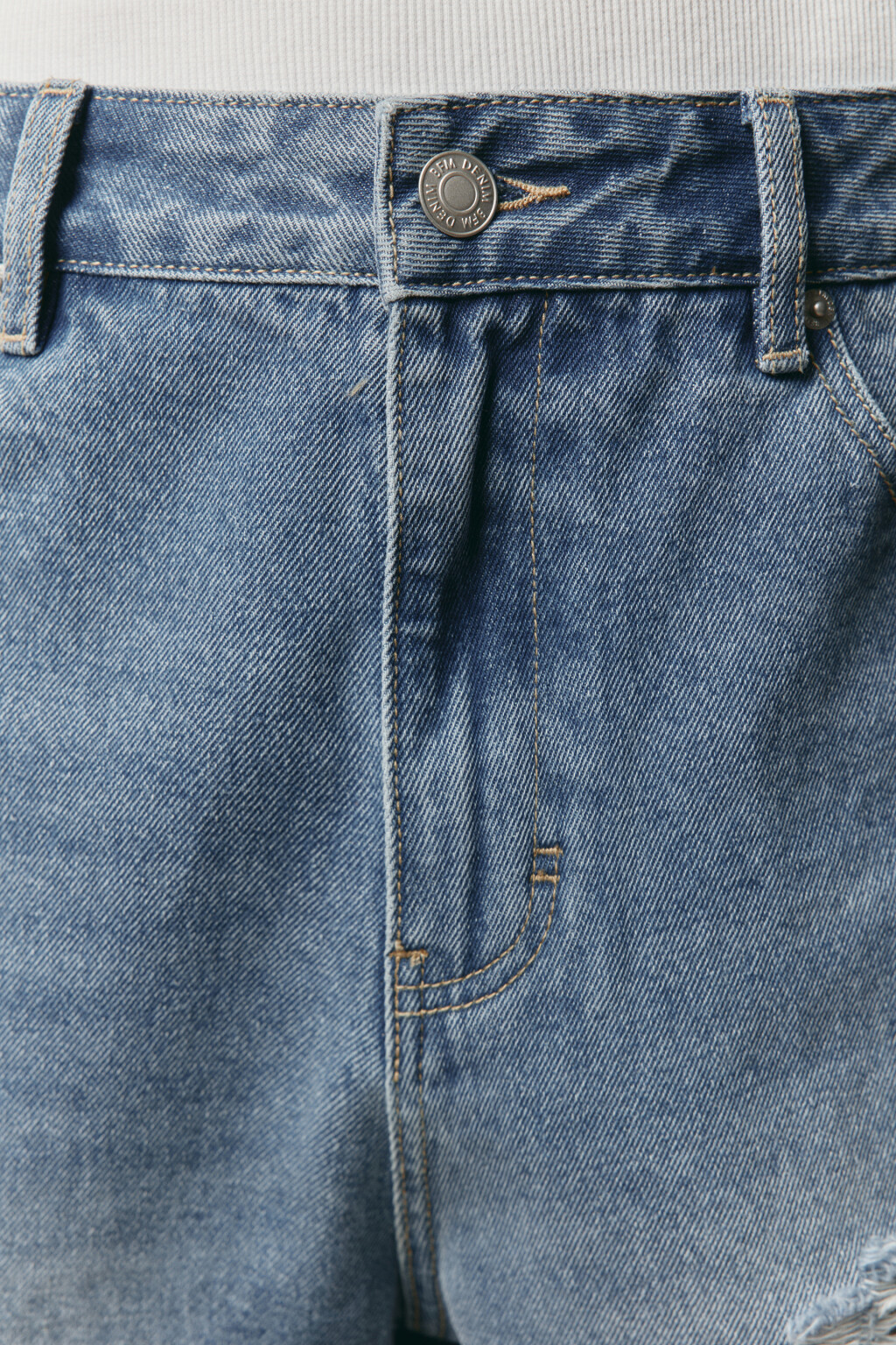 Шорты джинсовые рваные - цвет голубой - 7