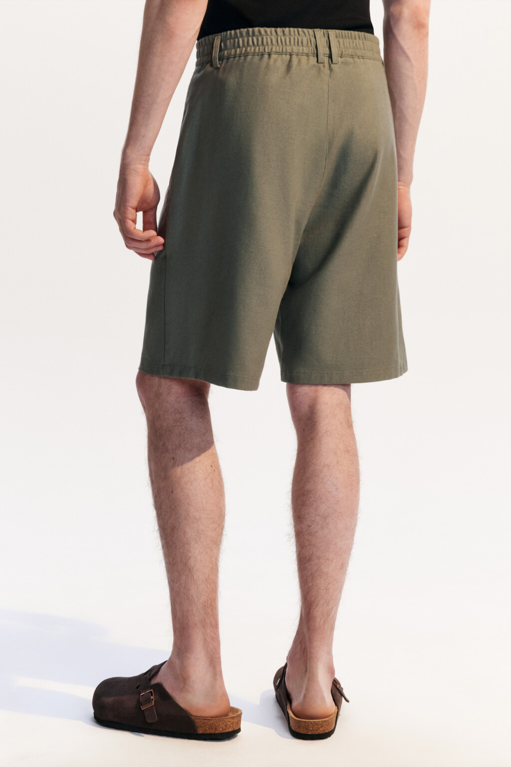 Шорты льняные с резинкой на поясе - цвет зеленый - 4