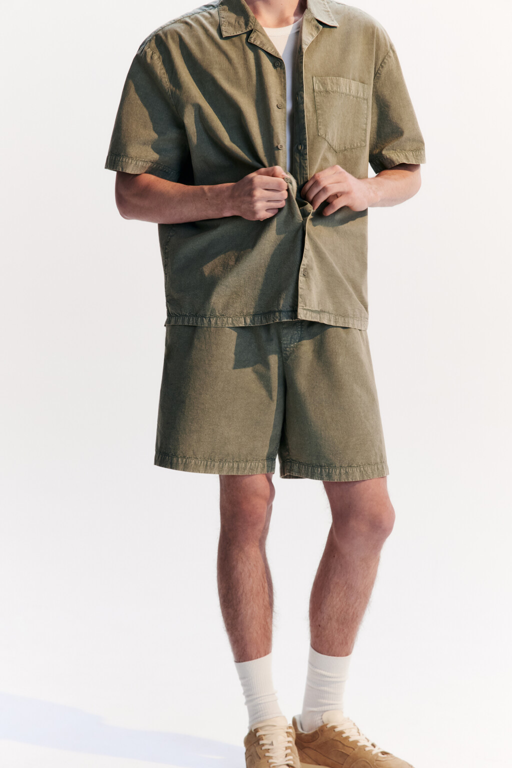 Шорты хлопковые с вареным эффектом - цвет зеленый - 1