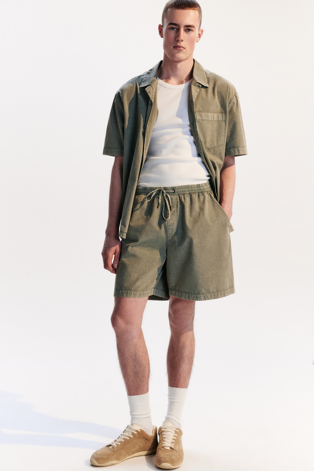 Шорты хлопковые с вареным эффектом - цвет зеленый - 2