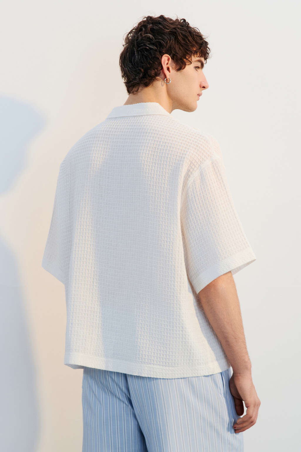 Рубашка хлопковая с вафельной фактурой - цвет белый - 3