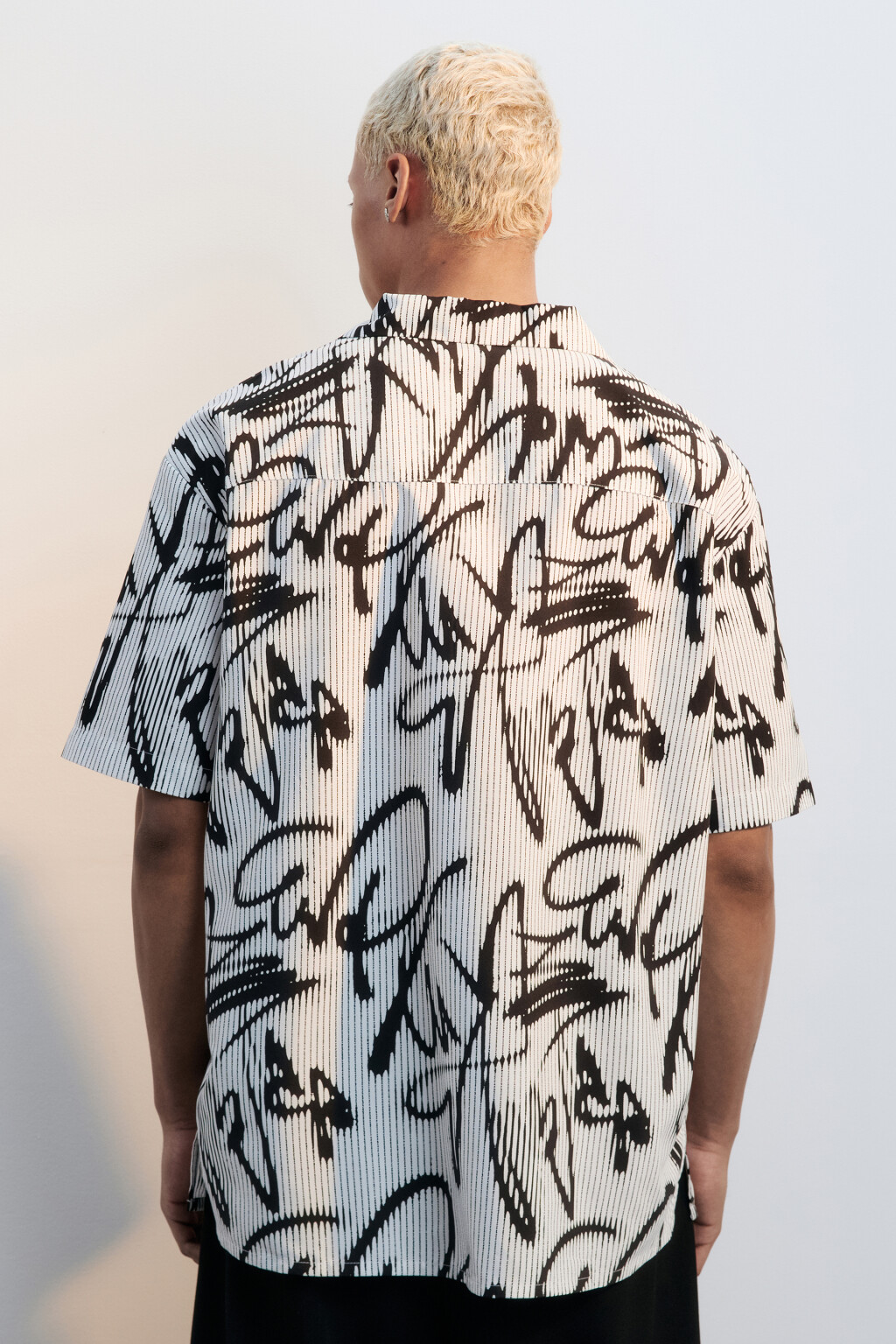 Рубашка oversize с принтом-граффити - цвет черный - 4