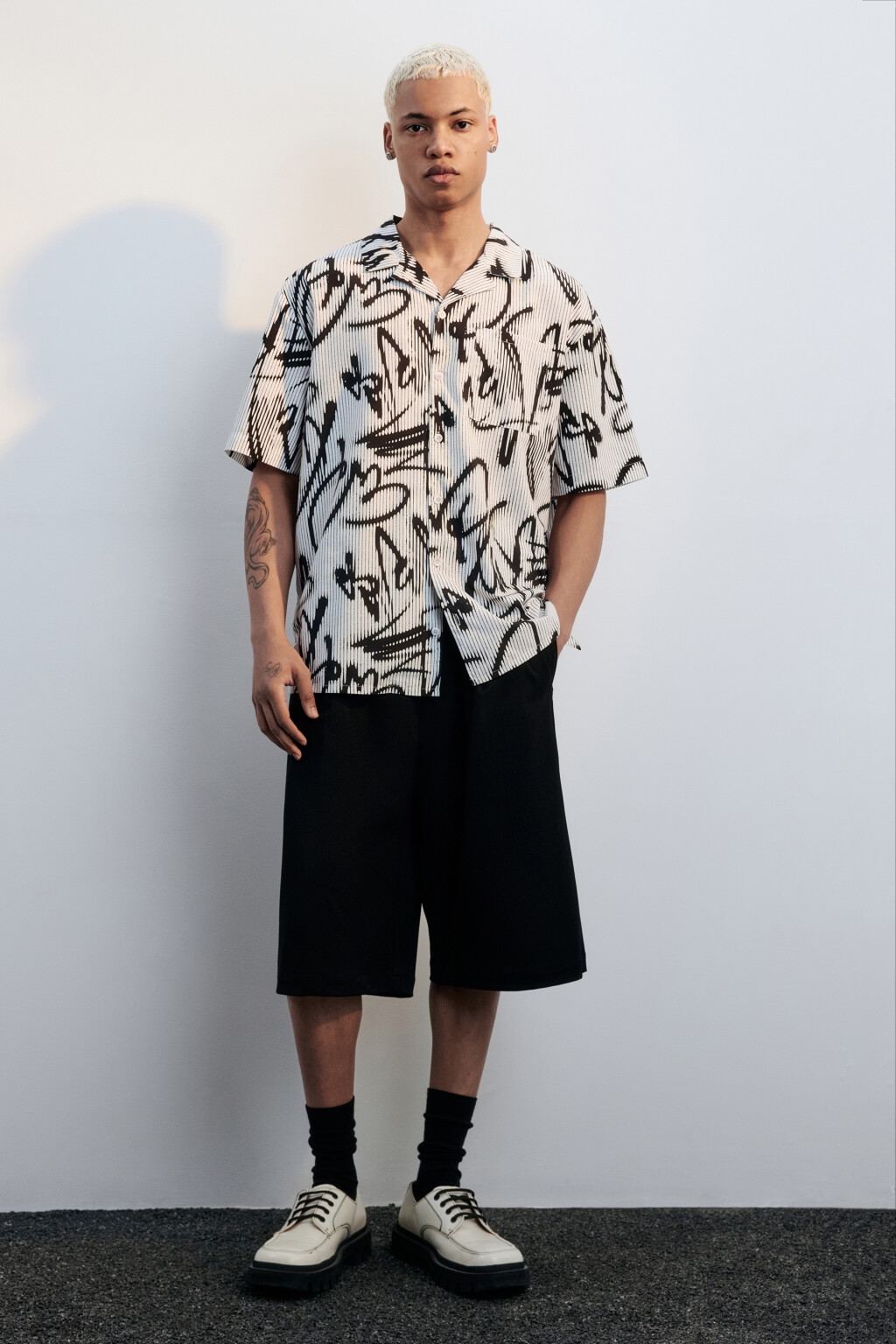 Рубашка oversize с принтом-граффити - цвет черный - 5