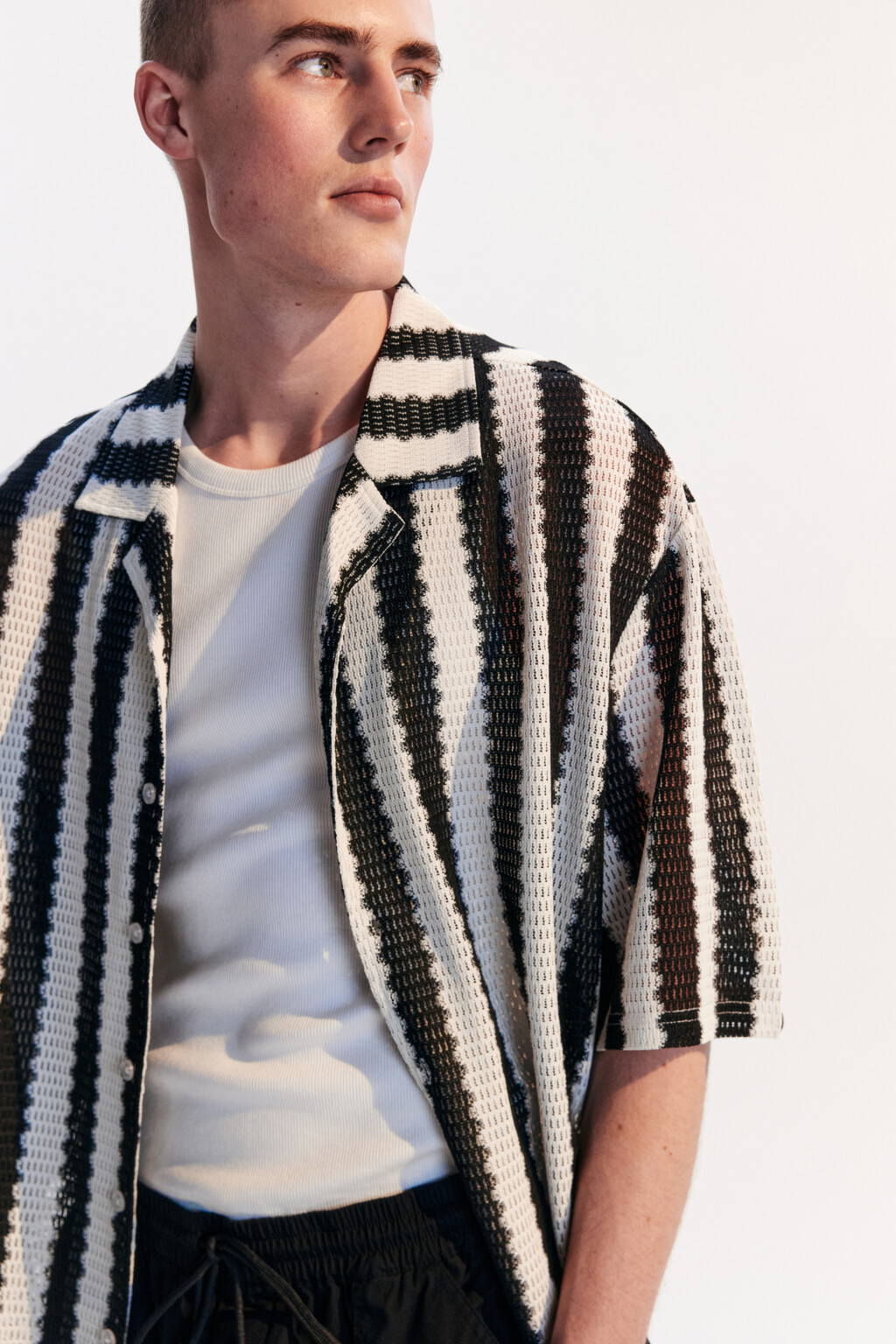 Рубашка ажурная в полоску - цвет черный - 1