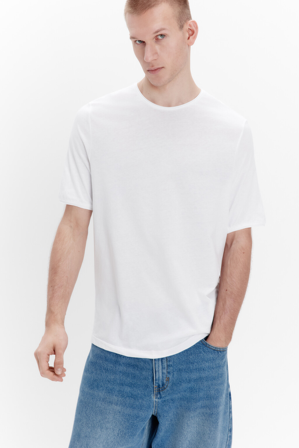 Футболка хлопковая с открытыми срезами - цвет белый - 1