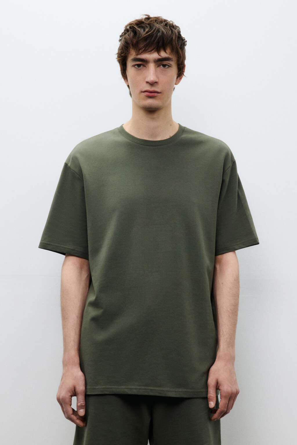 Футболка базовая из хлопкового трикотажа - цвет зеленый - 2