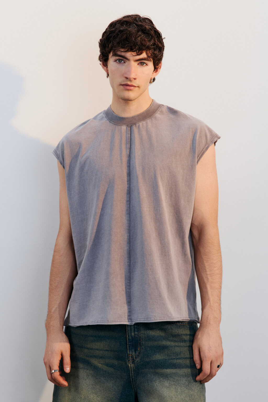 Футболка хлопковая с обрезанными рукавами - цвет серый - 2