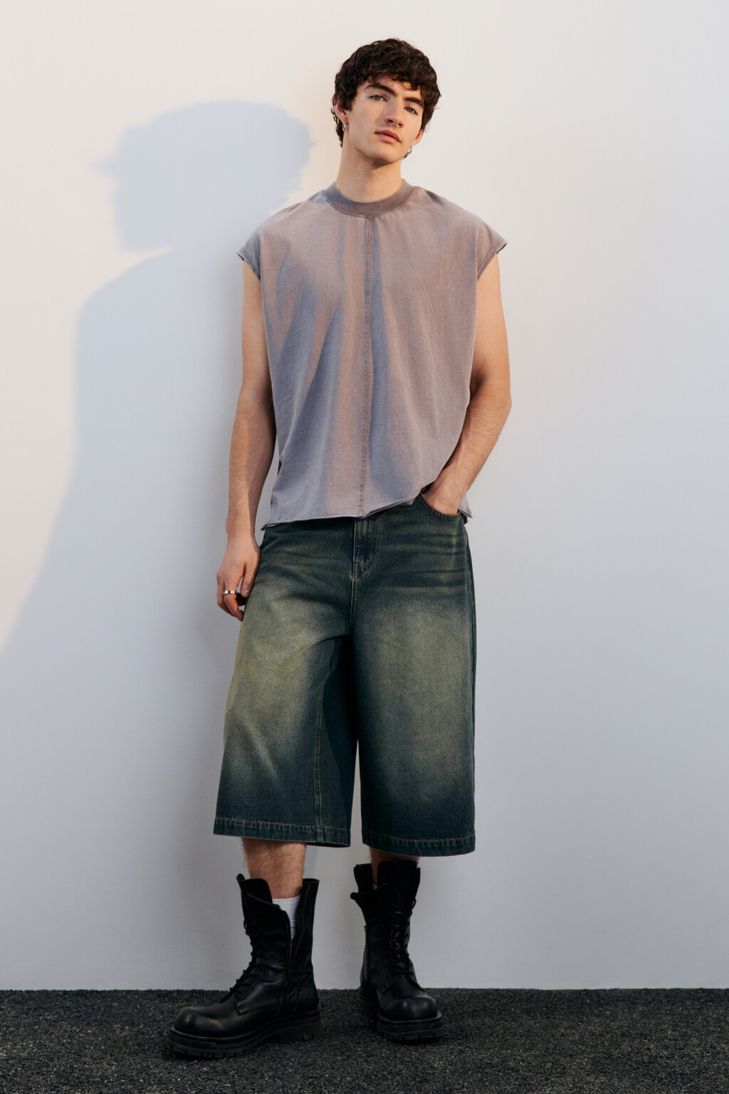 Футболка хлопковая с обрезанными рукавами - цвет серый - 4