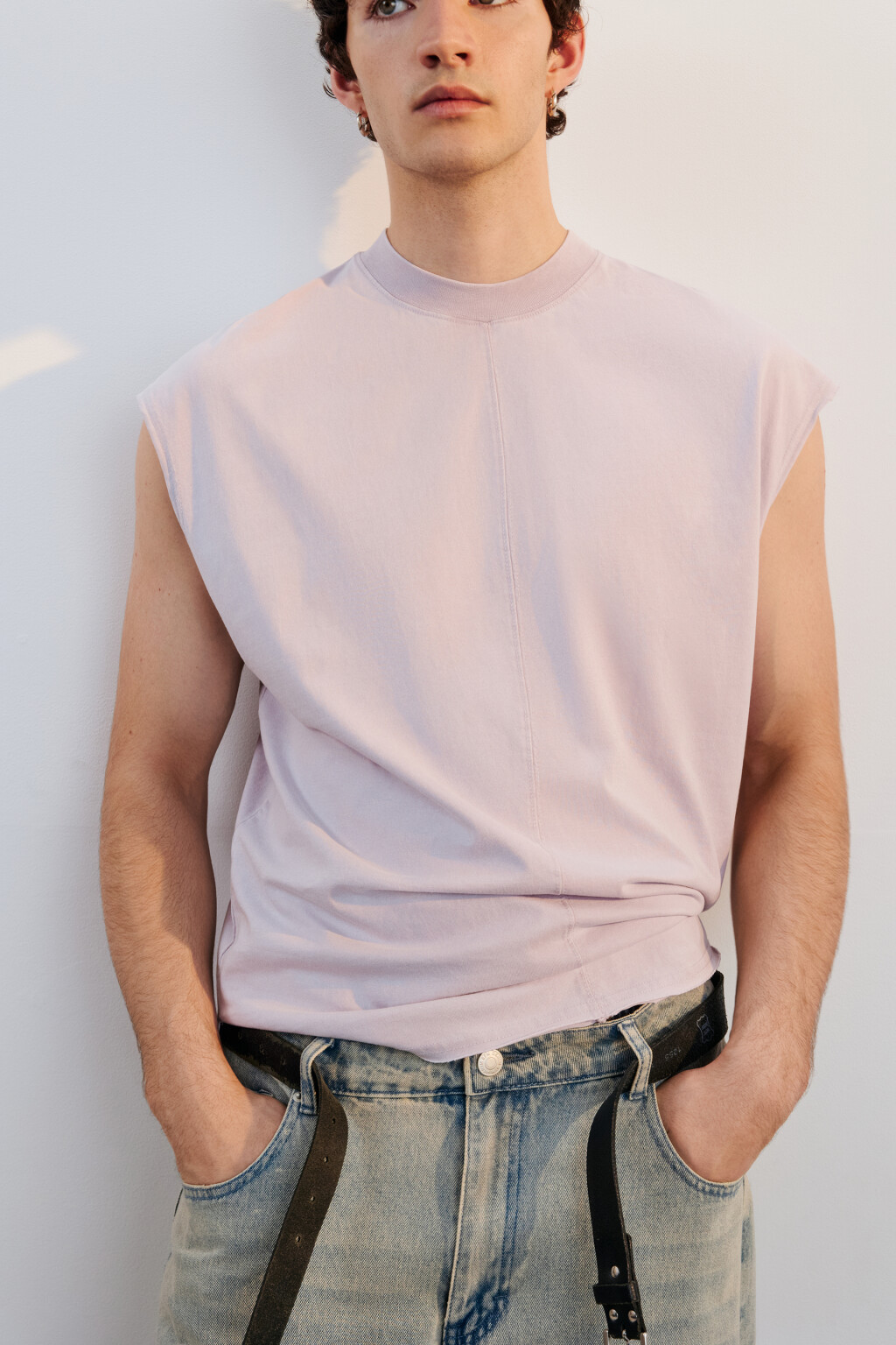 Футболка хлопковая с обрезанными рукавами - цвет розовый - 2