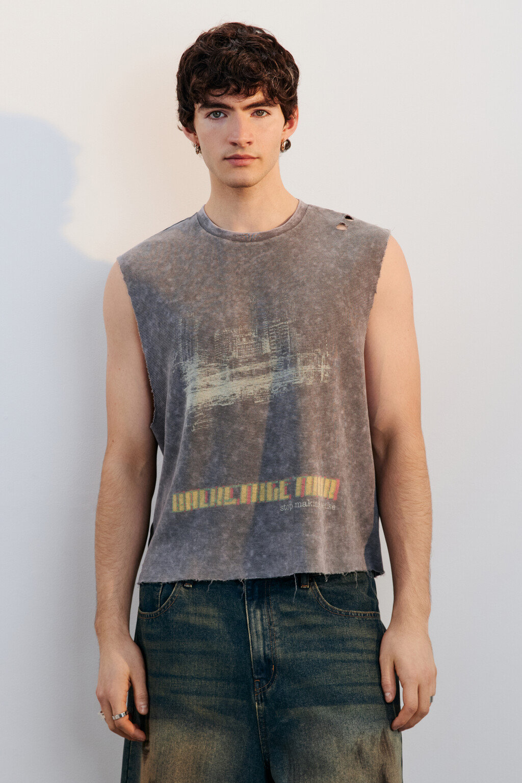 Майка рваная с обрезанными краями - цвет серый - 3