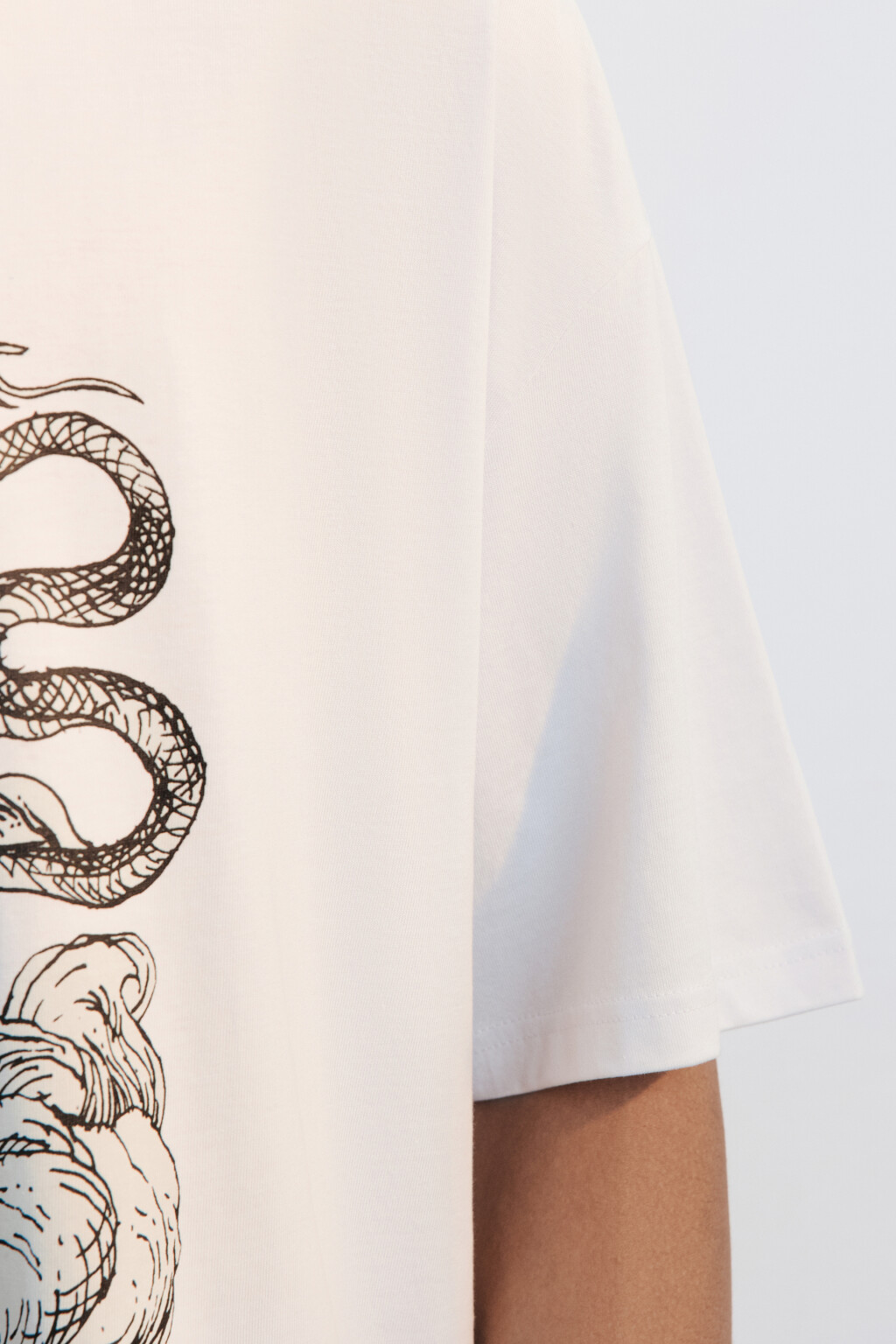 Футболка хлопковая с принтом - цвет белый - 7