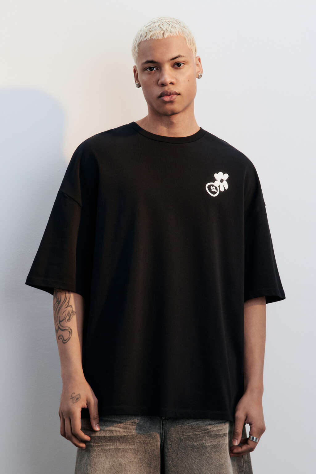 Футболка oversize с принтом в стиле граффити - цвет черный - 3