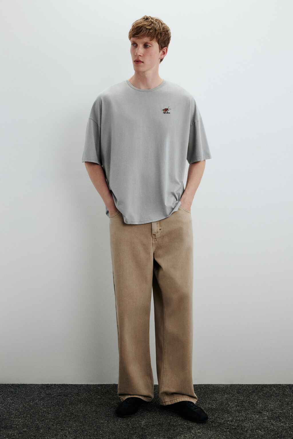 Футболка с вышивкой и надписью - цвет серый - 5