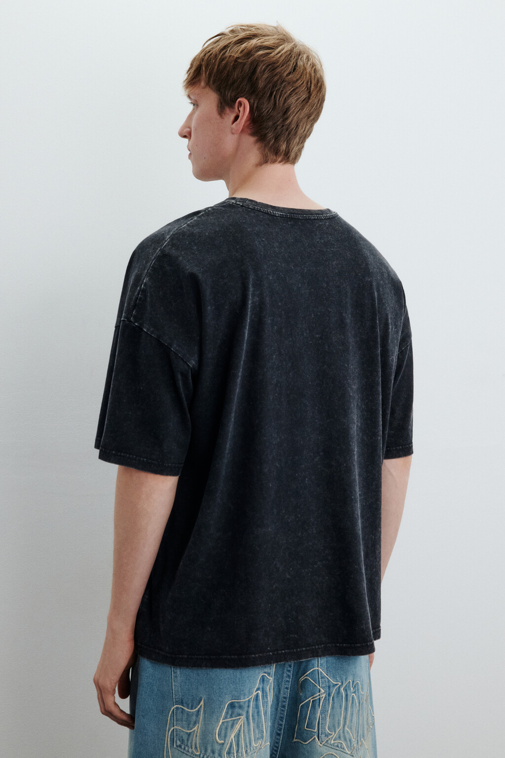 Футболка с вышивкой и надписью - цвет черный - 4