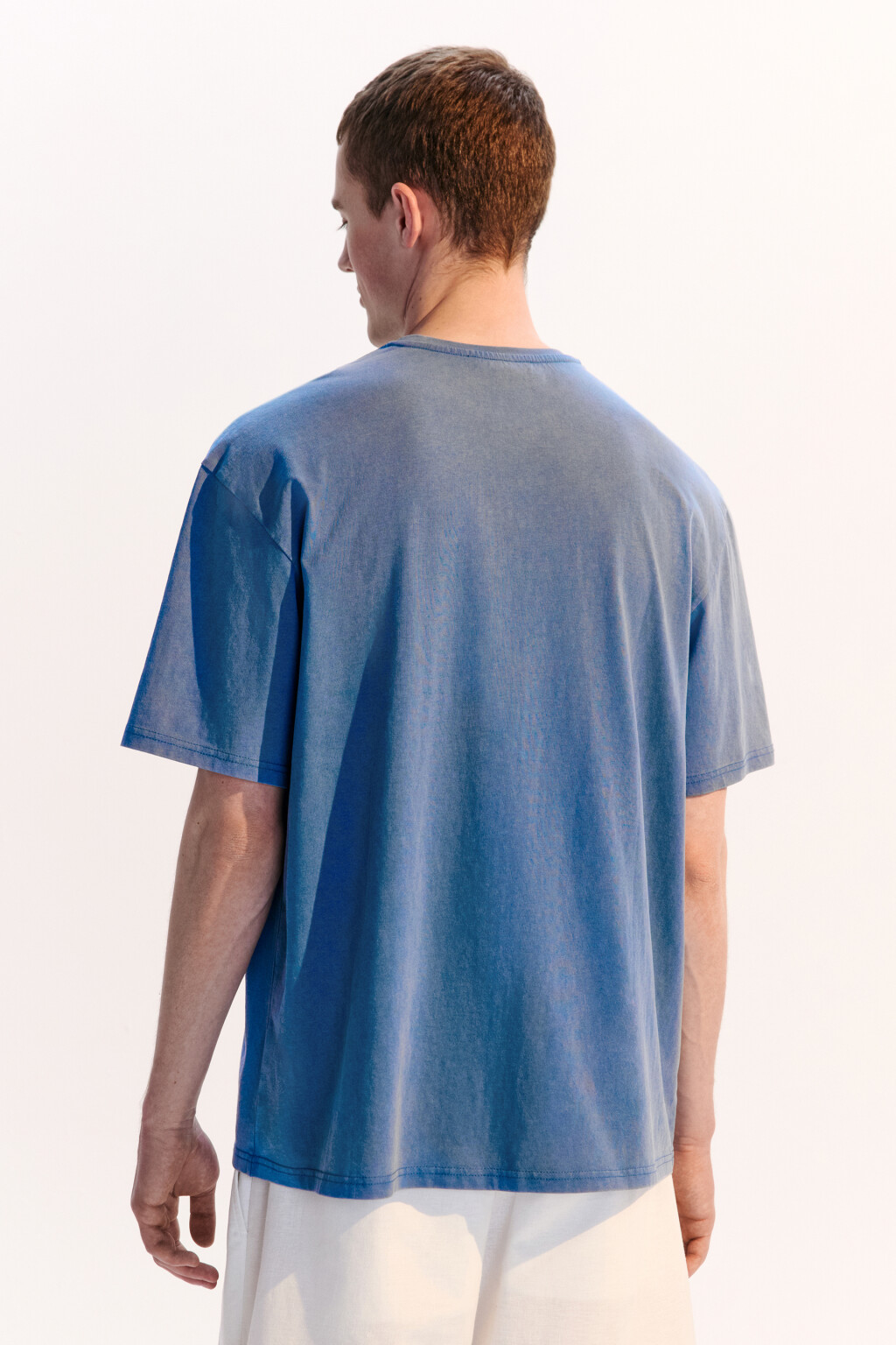Футболка oversize с карманом и принтом - цвет синий - 3