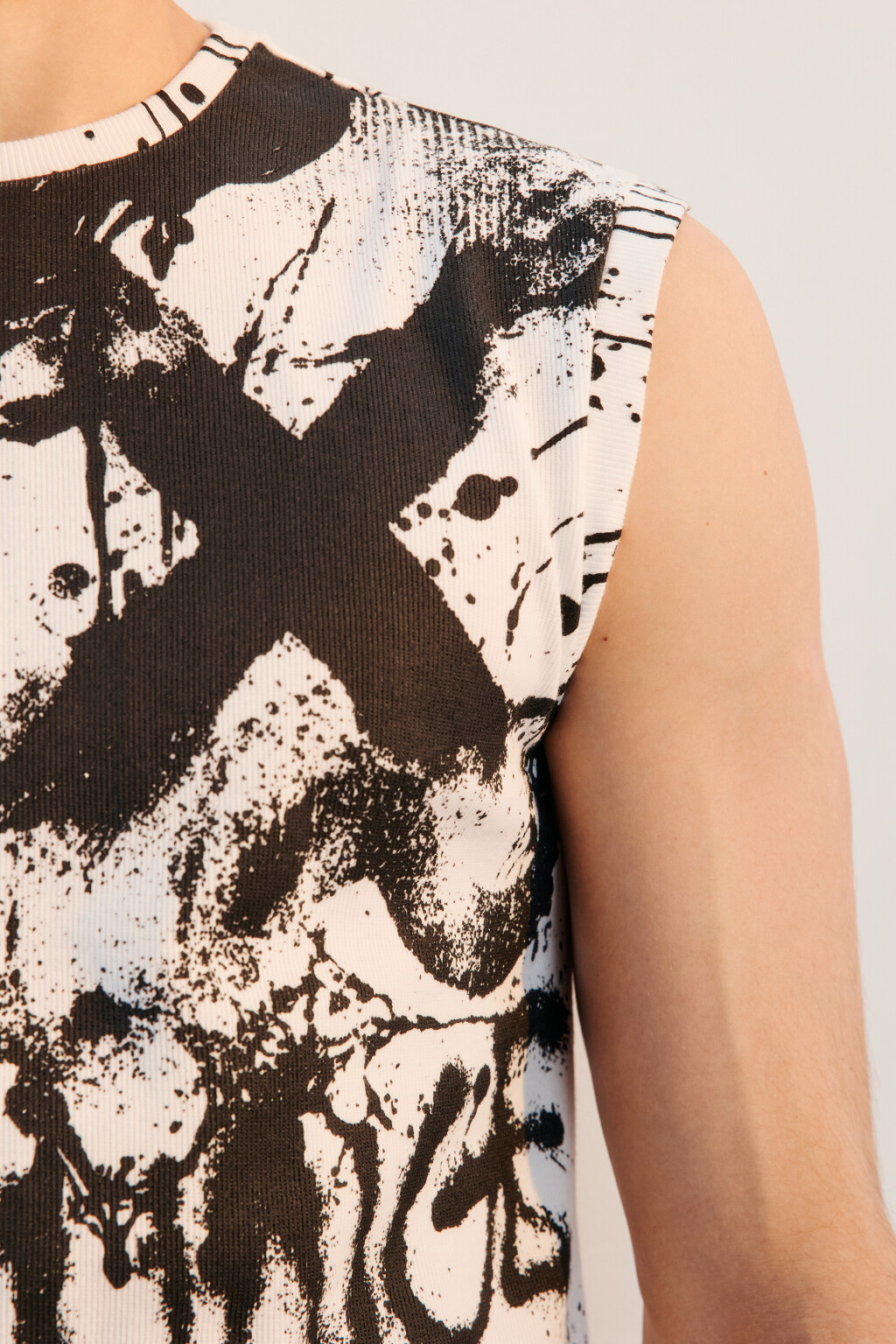 Майка хлопковая с принтом - цвет черный - 6