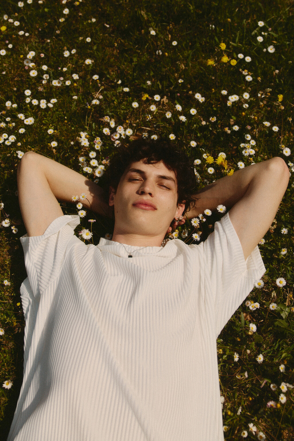 Футболка oversize из ткани в рубчик - цвет белый - 7