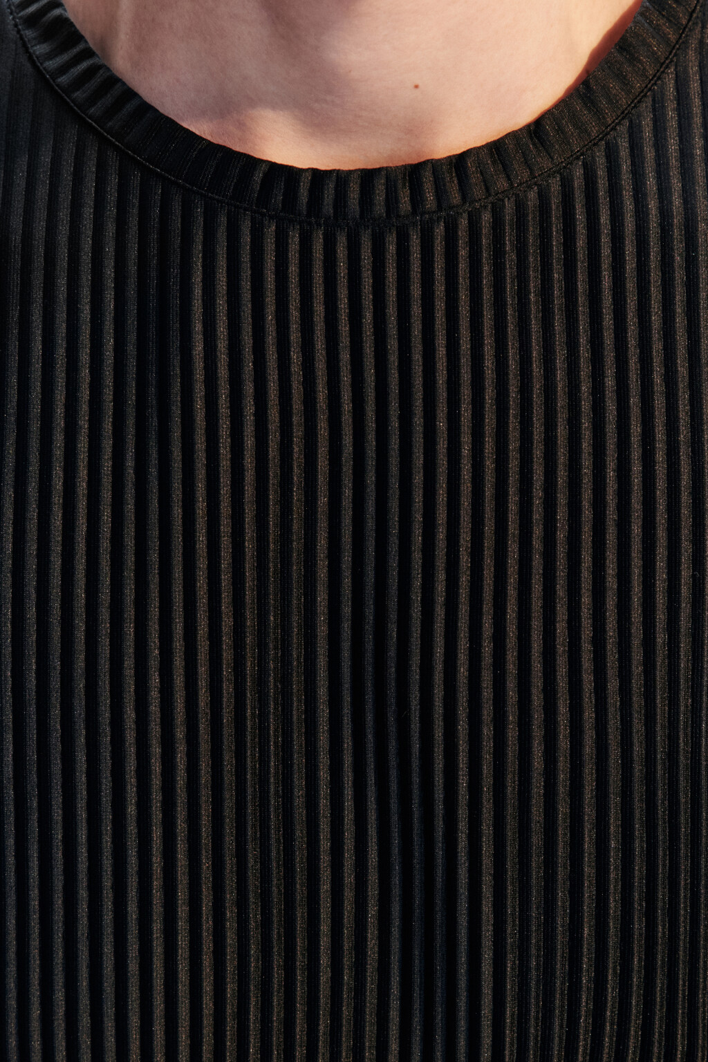 Футболка oversize из ткани в рубчик - цвет черный - 5