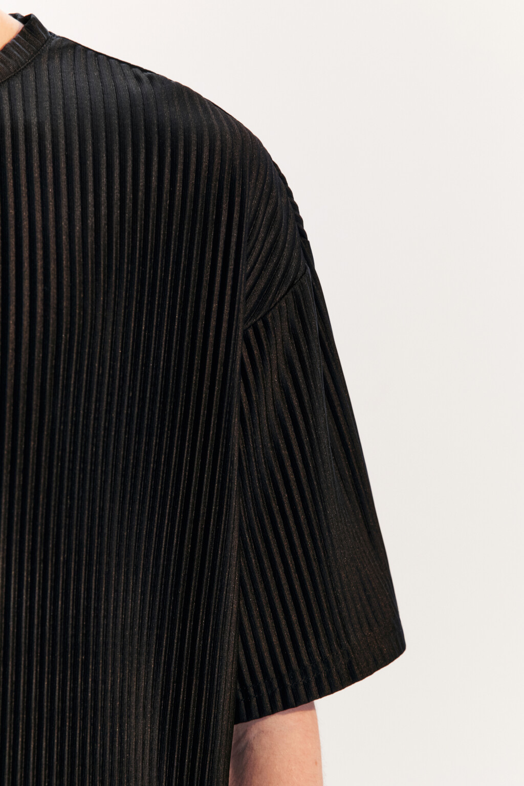 Футболка oversize из ткани в рубчик - цвет черный - 6