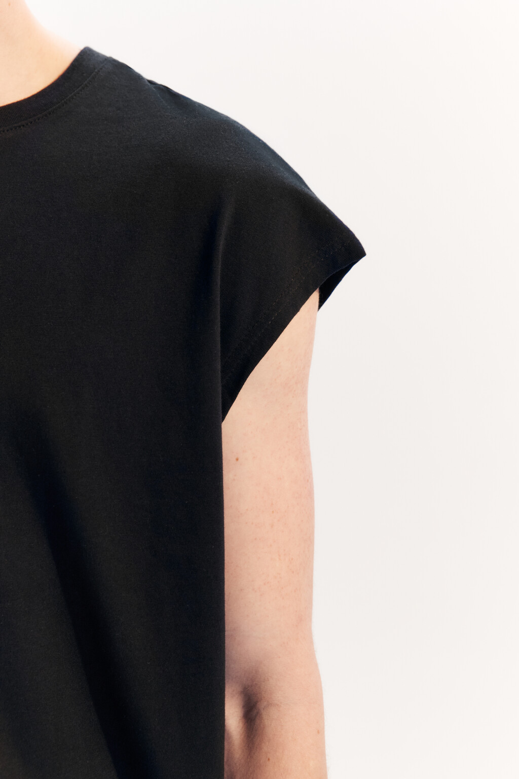 Футболка хлопковая без рукавов - цвет черный - 7