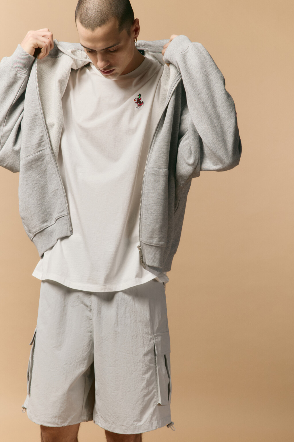 Футболка с вареным эффектом и вышивкой - цвет белый - 1