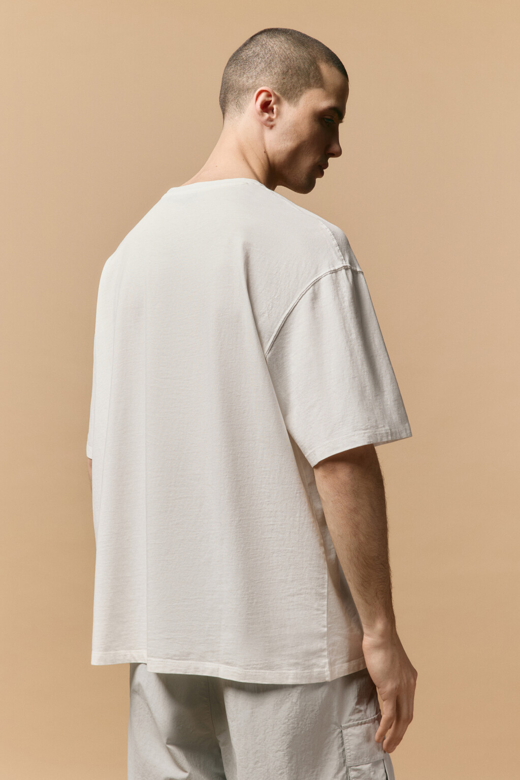 Футболка с вареным эффектом и вышивкой - цвет белый - 4