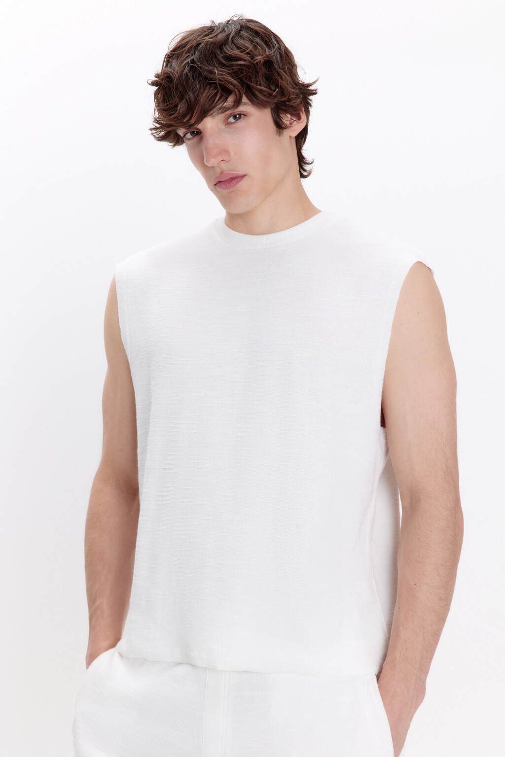 Майка свободная с обрезанными краями - цвет белый - 1