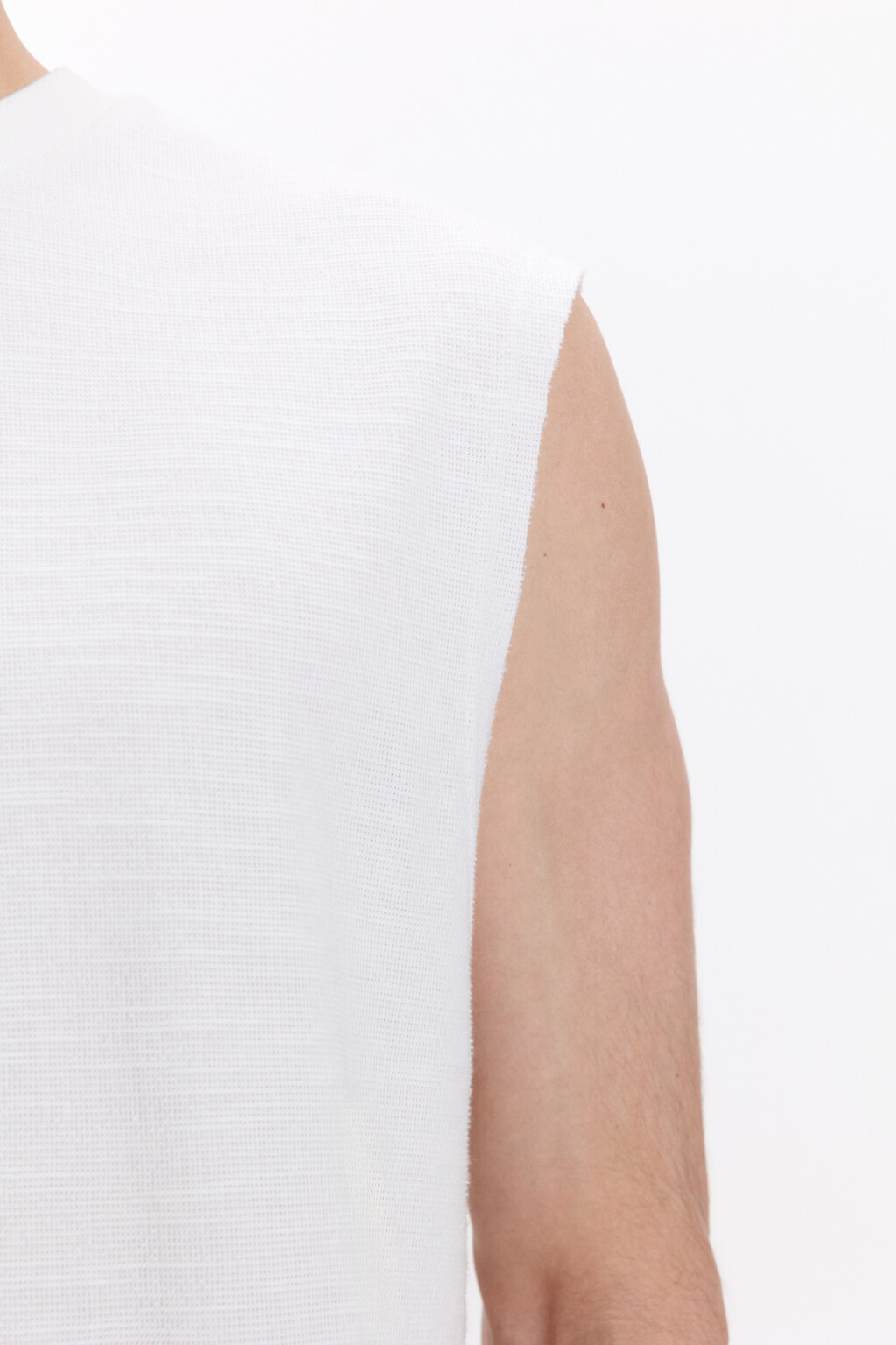 Майка свободная с обрезанными краями - цвет белый - 6
