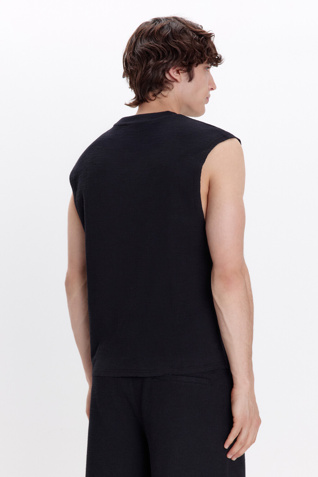 Майка свободная с обрезанными краями - цвет черный - 3