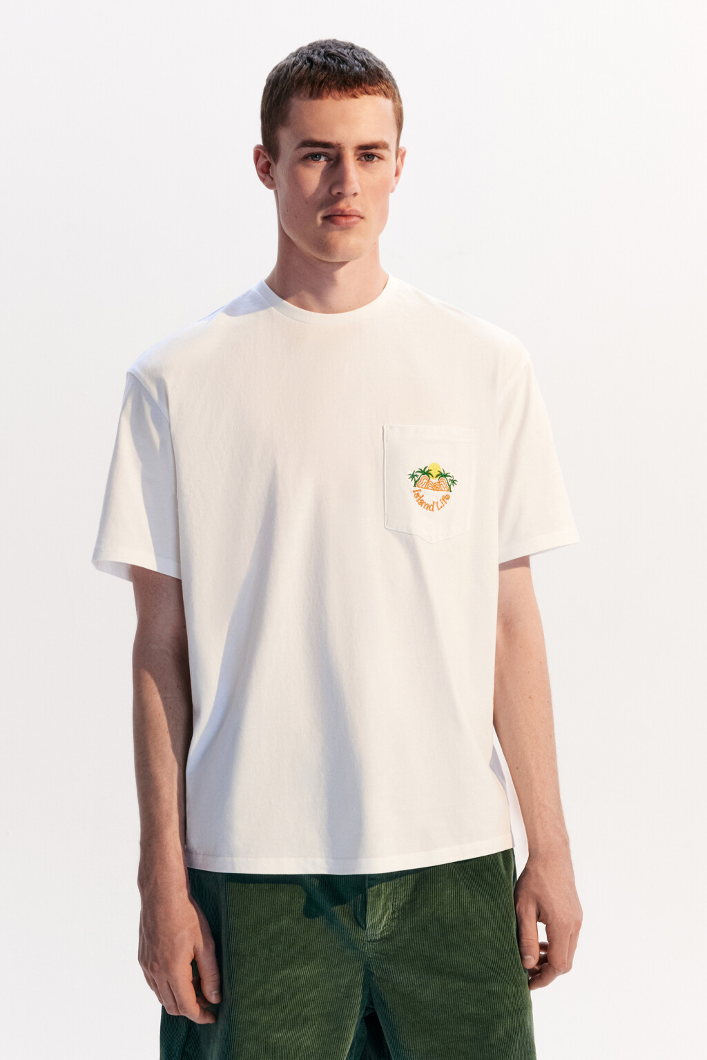 Футболка oversize с карманом и принтом - цвет белый - 2