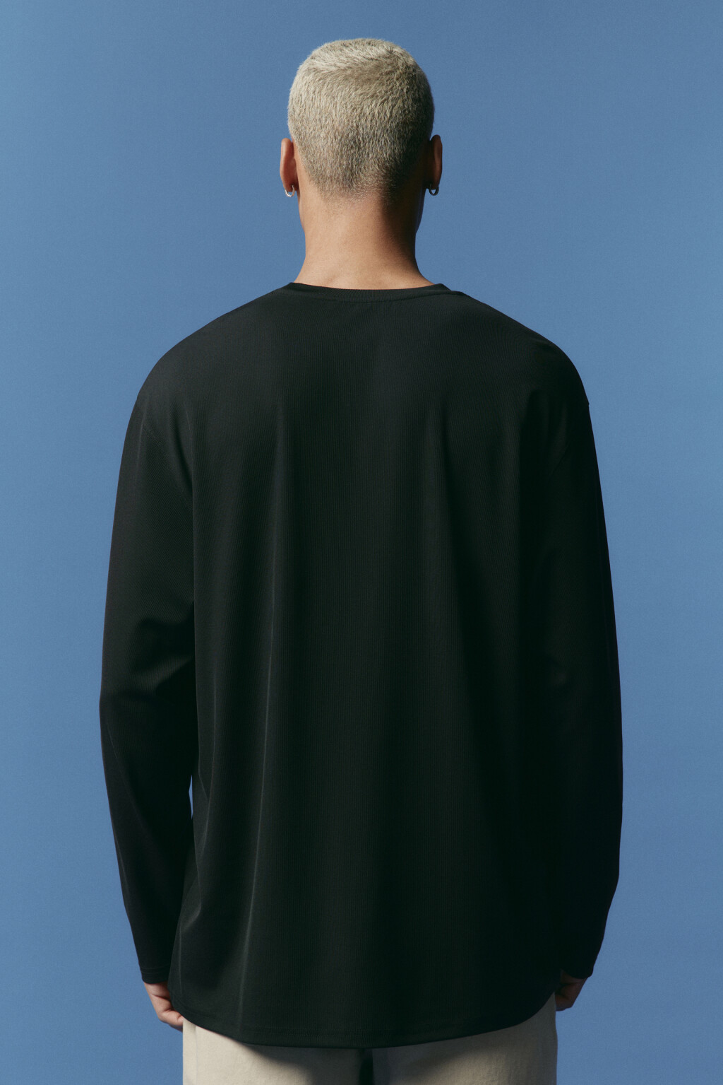 Лонгслив спортивный из гладкой ткани - цвет черный - 4
