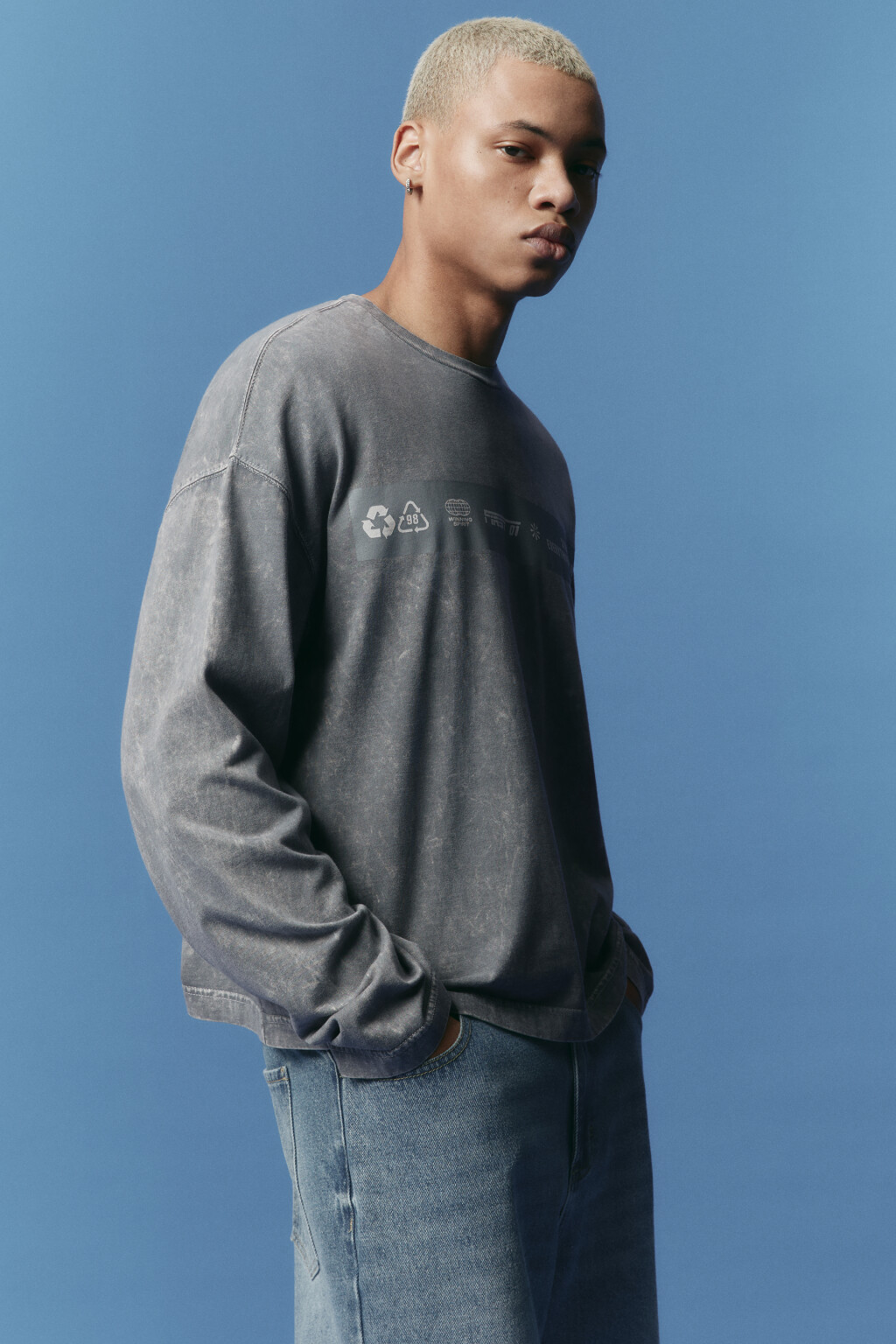 Лонгслив хлопковый с вареным эффектом и надписью - цвет серый - 3