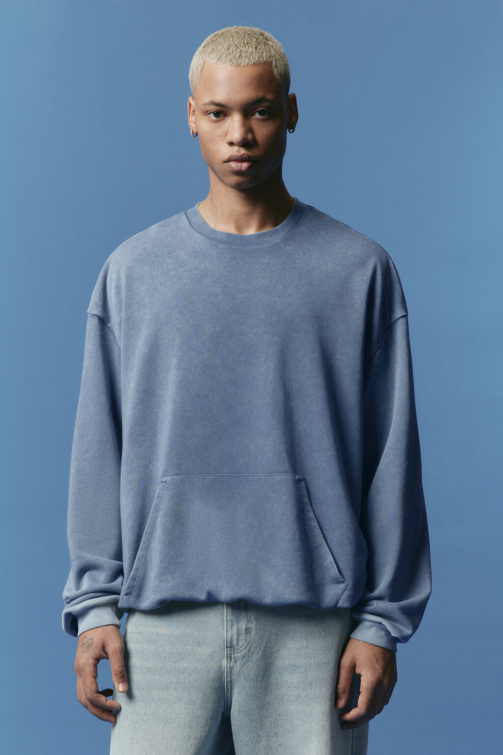 Свитшот из футера с вареным эффектом - цвет голубой - 2