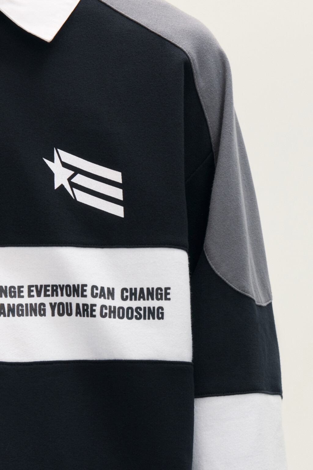 Свитшот с воротником и принтом - цвет черный - 6