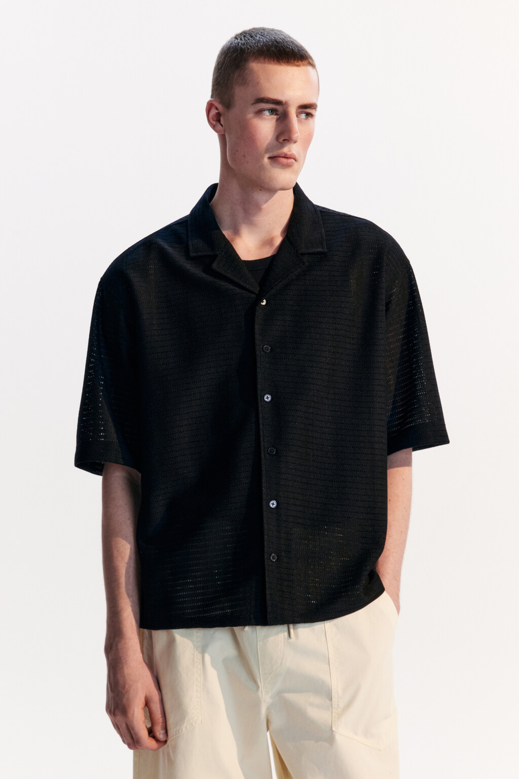 Рубашка ажурная с коротким рукавом - цвет черный - 3