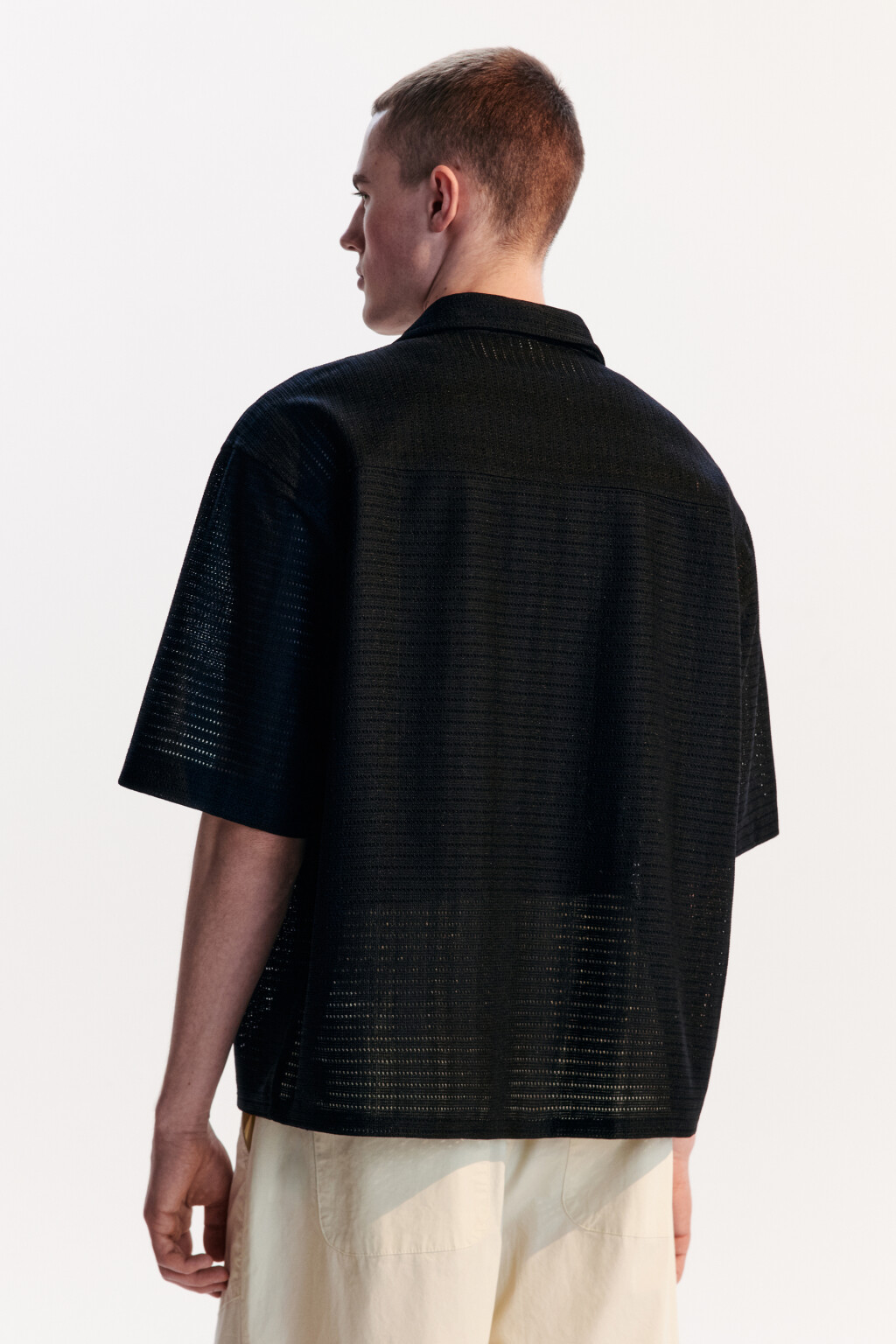 Рубашка ажурная с коротким рукавом - цвет черный - 4