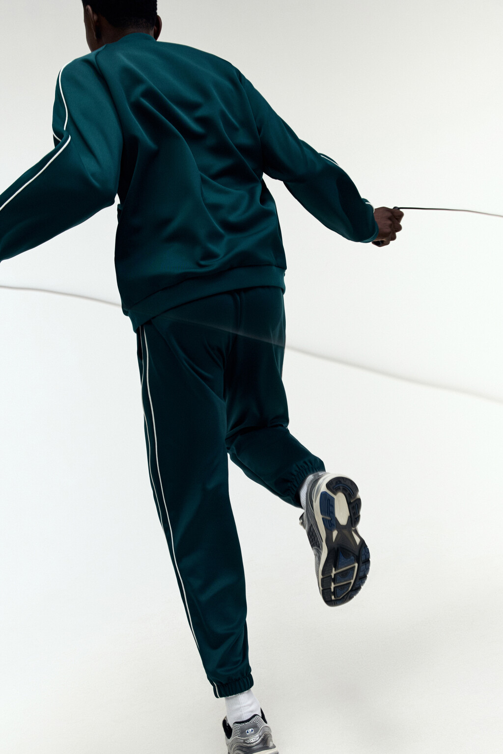 Брюки-джоггеры спортивные с лампасами - цвет зеленый - 1