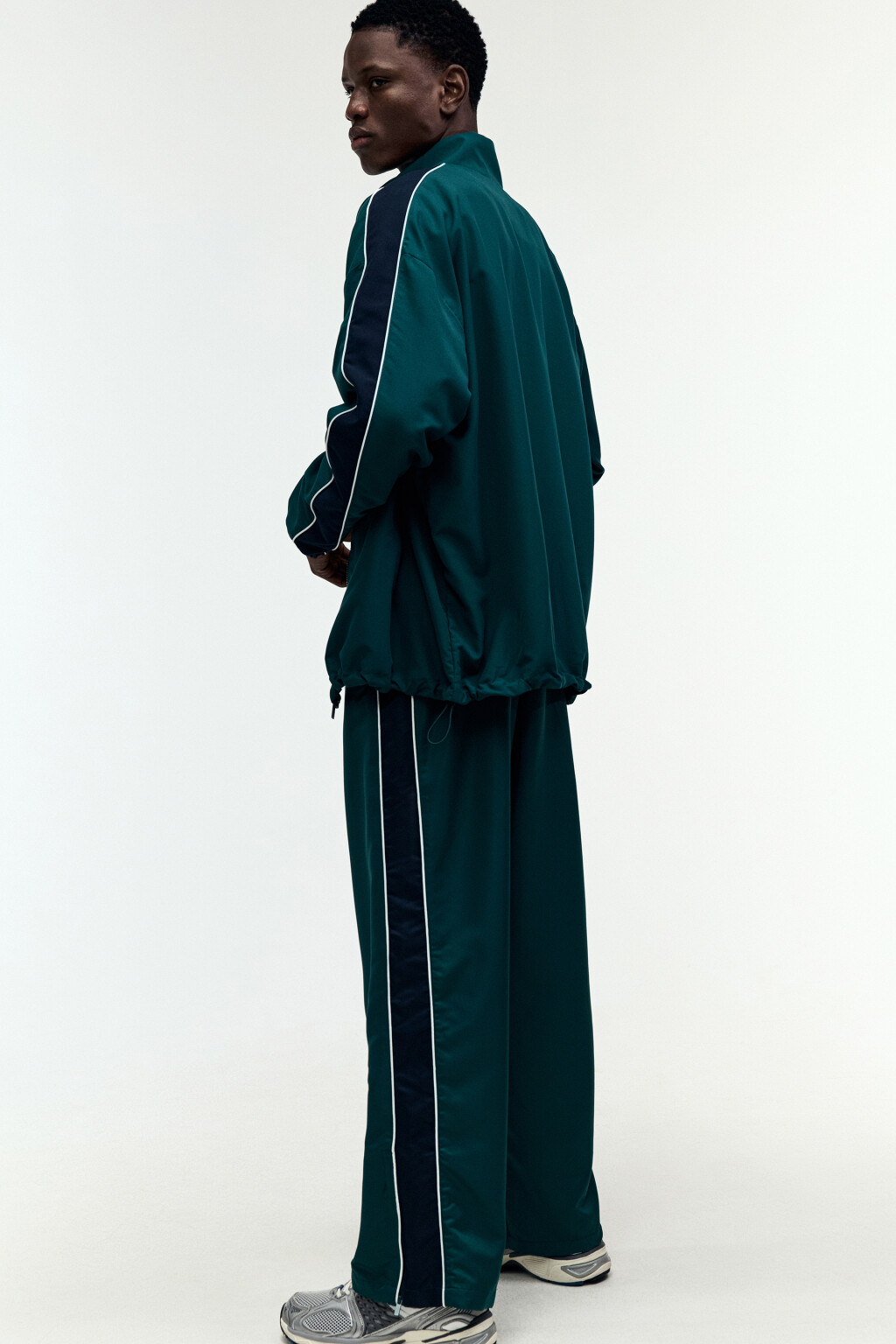 Брюки спортивные прямые с лампасами - цвет зеленый - 1