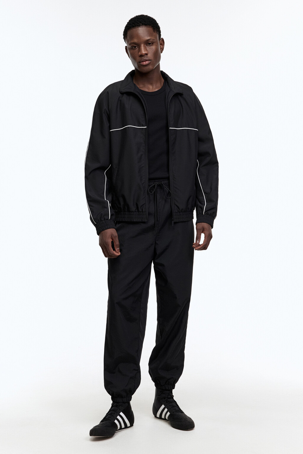 Брюки-джоггеры спортивные с лампасами - цвет черный - 4