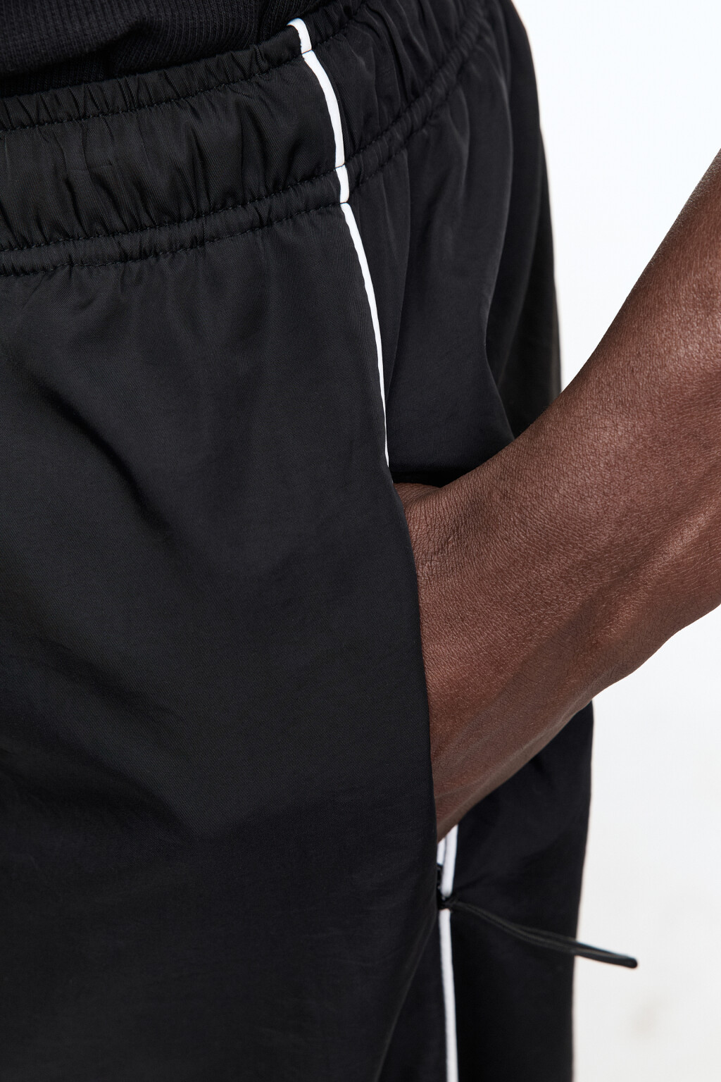 Брюки-джоггеры спортивные с лампасами - цвет черный - 6