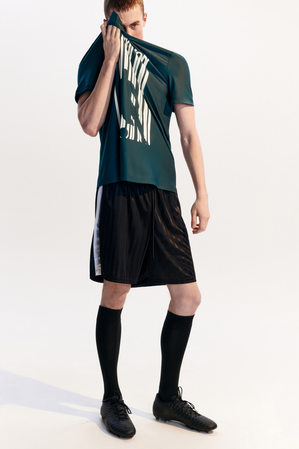 Шорты спортивные в полоску с лампасами - цвет черный - 1