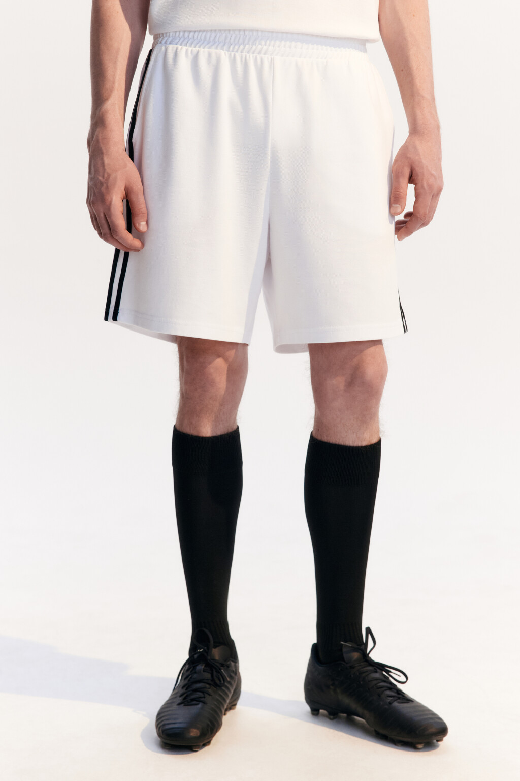 Шорты спортивные хлопковые с лампасами - цвет белый - 4