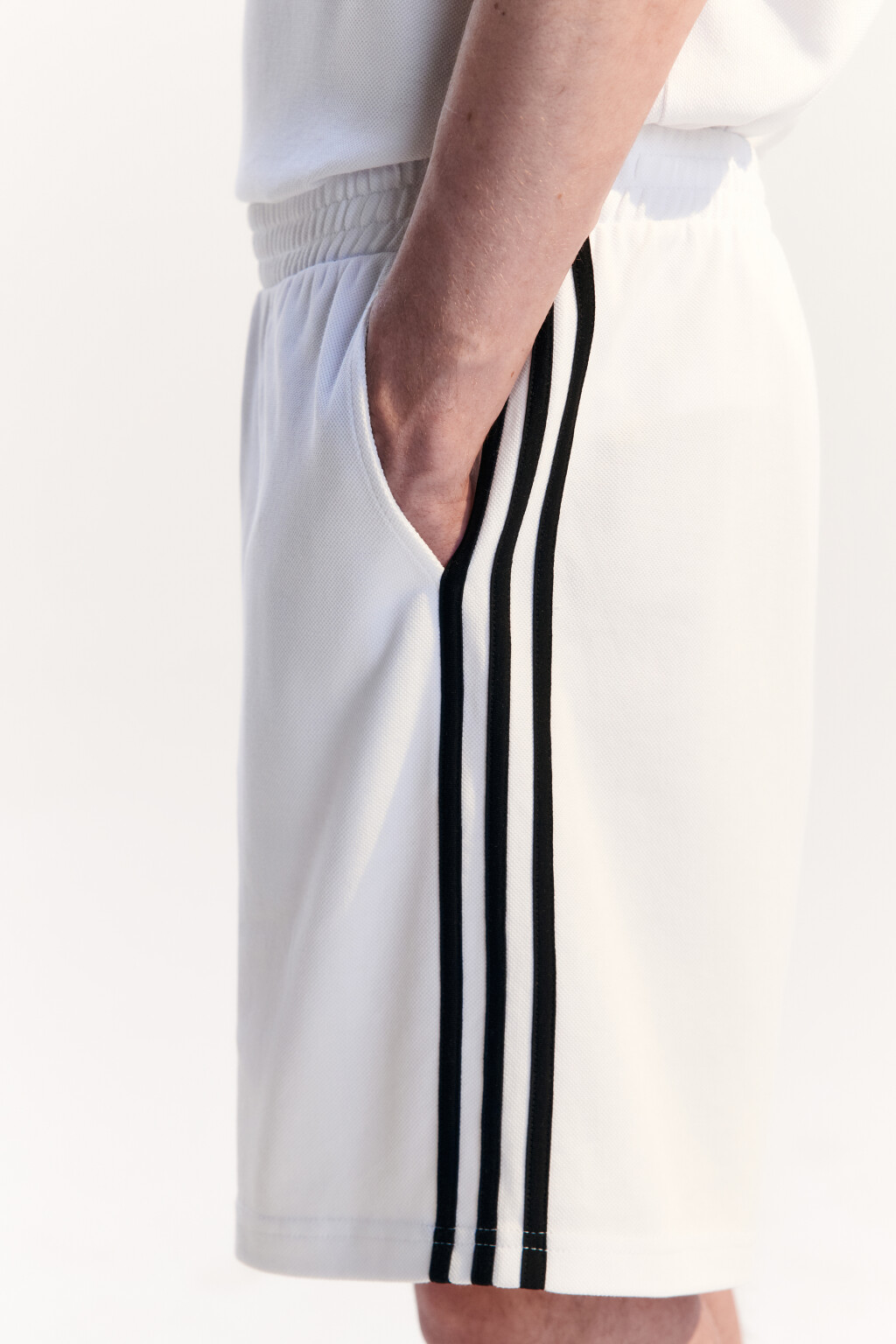 Шорты спортивные хлопковые с лампасами - цвет белый - 8