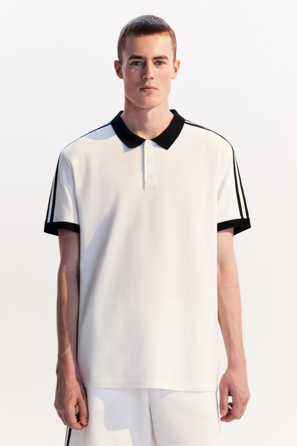 Футболка-поло хлопковая с лампасами - цвет белый - 3