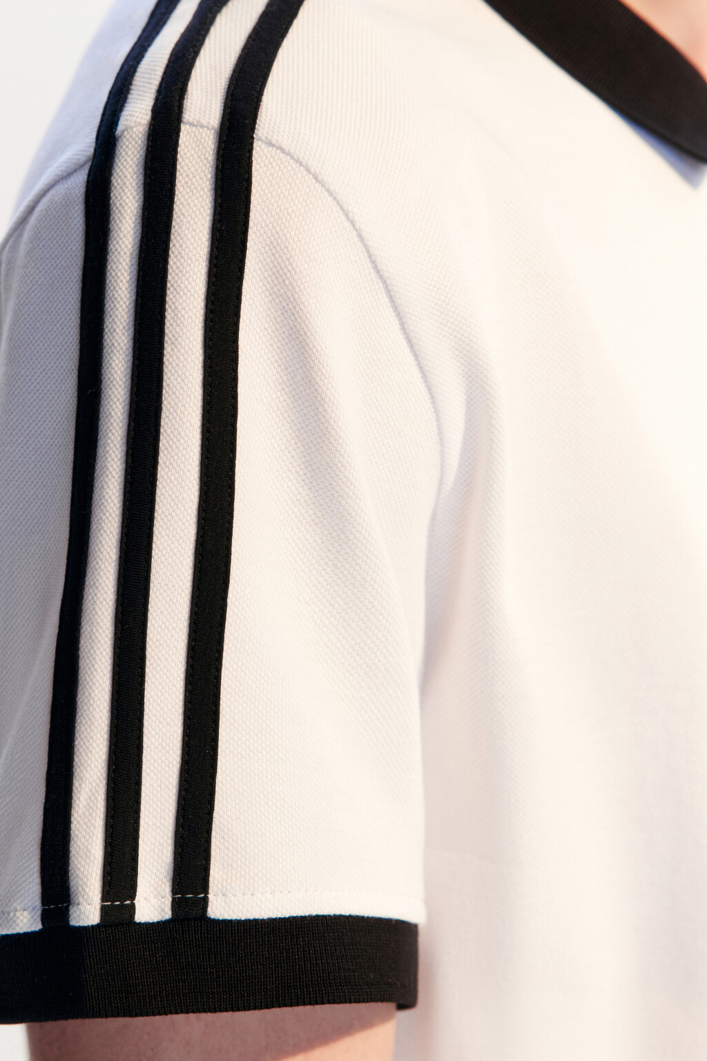 Футболка-поло хлопковая с лампасами - цвет белый - 7