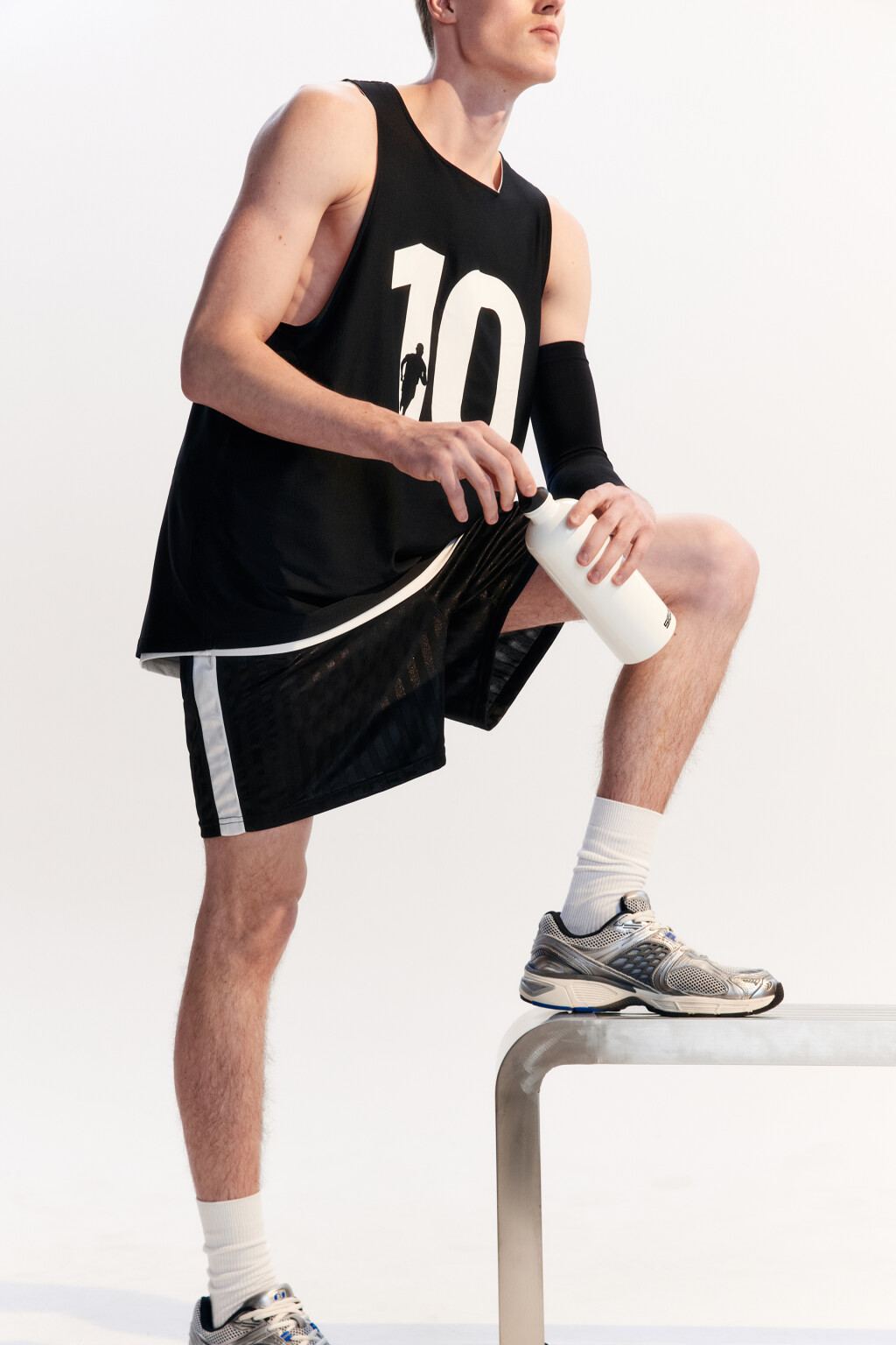 Майка из сетки спортивная двусторонняя - цвет черный - 2