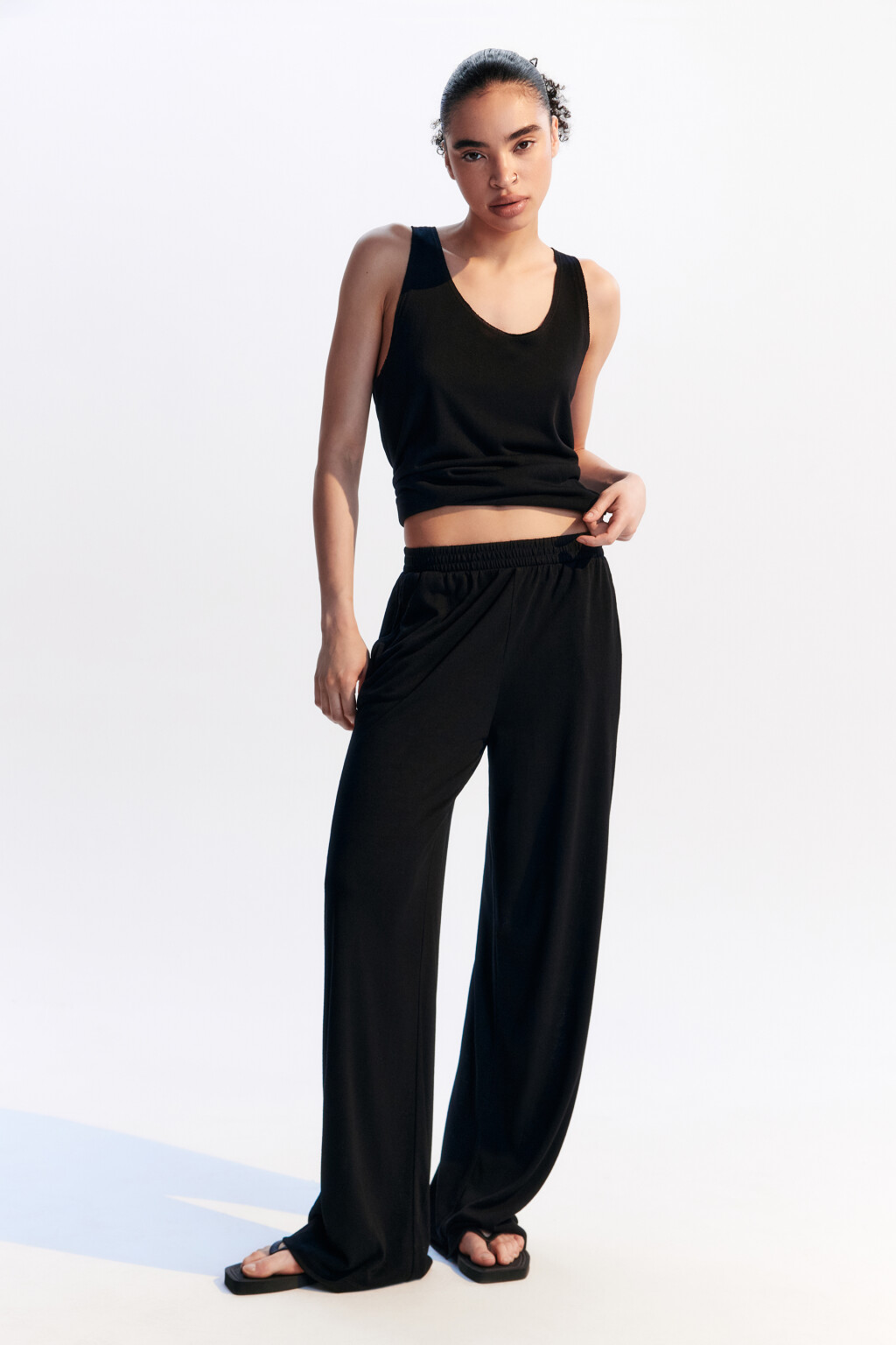 Брюки широкие пляжные из вискозы - цвет черный - 4