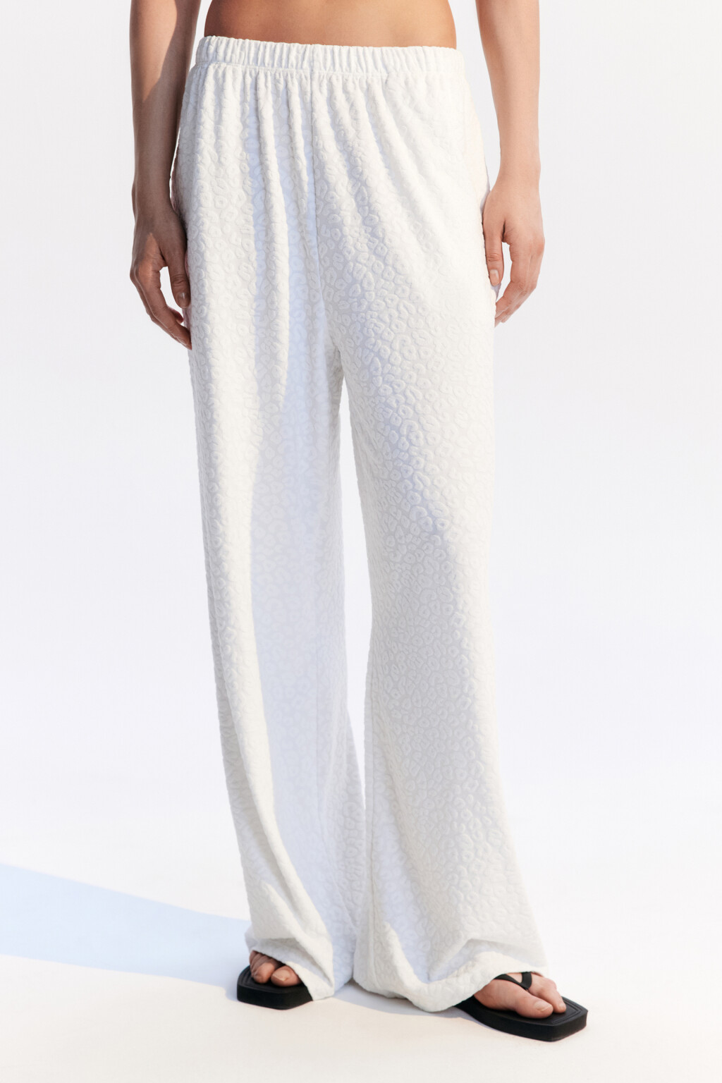 Брюки пляжные фактурные - цвет белый - 2