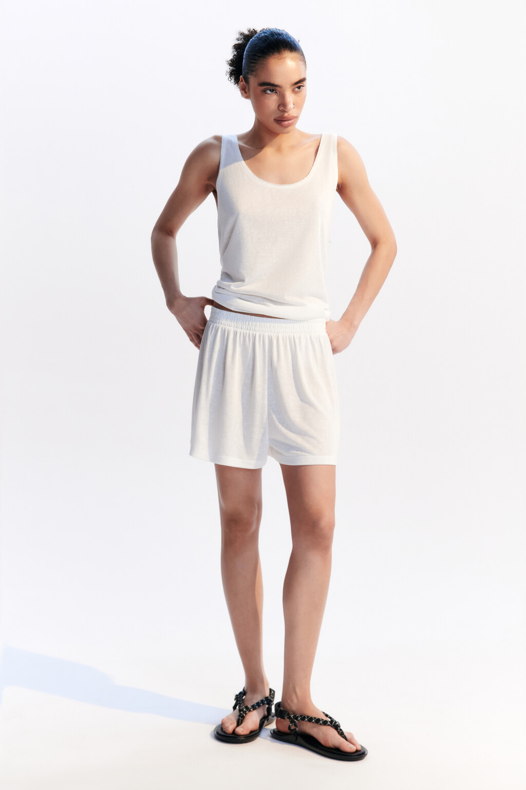 Шорты свободные пляжные из вискозы - цвет белый - 4